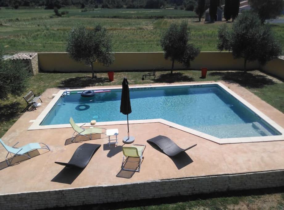Loue Studio Dans Une Villa Avec Piscine Terrasse Saint-Theodorit Экстерьер фото